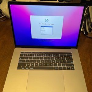 MacBook Pro 15-Inch "Core i7" 2.2GHz TouchBar (A1990) 2018